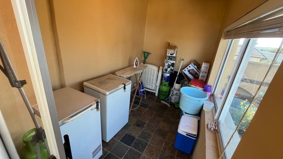 5 Bedroom Property for Sale in Wavecrest Eastern Cape